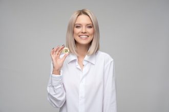 Women in Crypto: Spotlight on the Female Innovators Leading the Charge